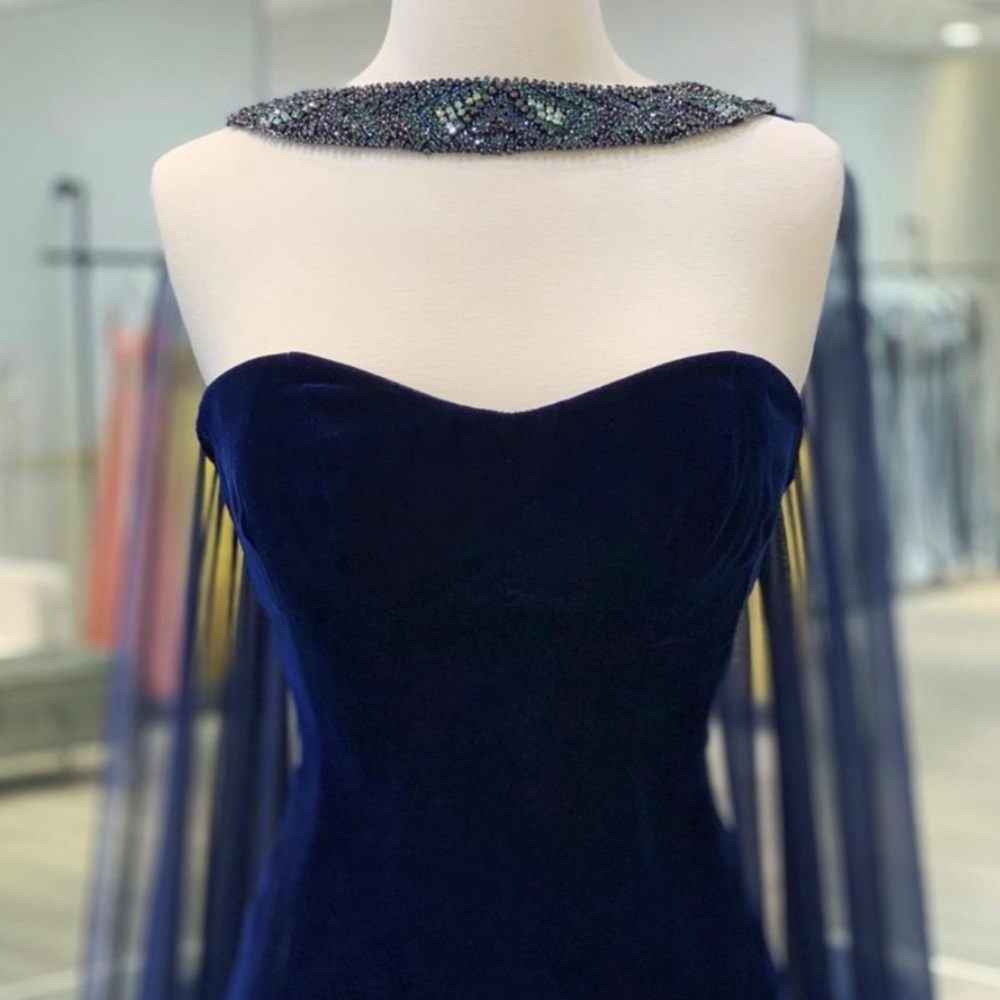 Sherri hill couture gown ๐ - Picture 2 of 8